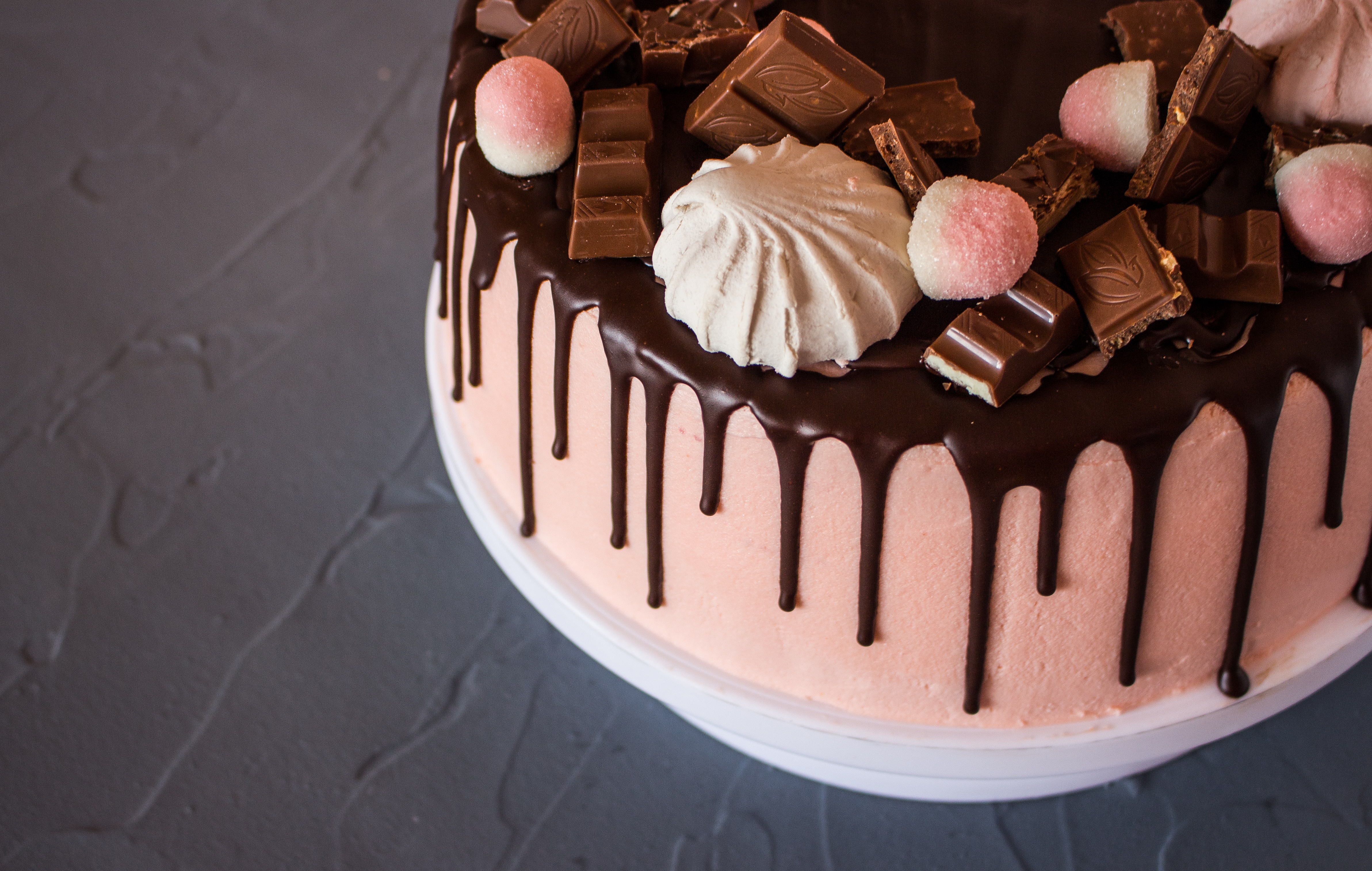 SAME-DAY CAKES